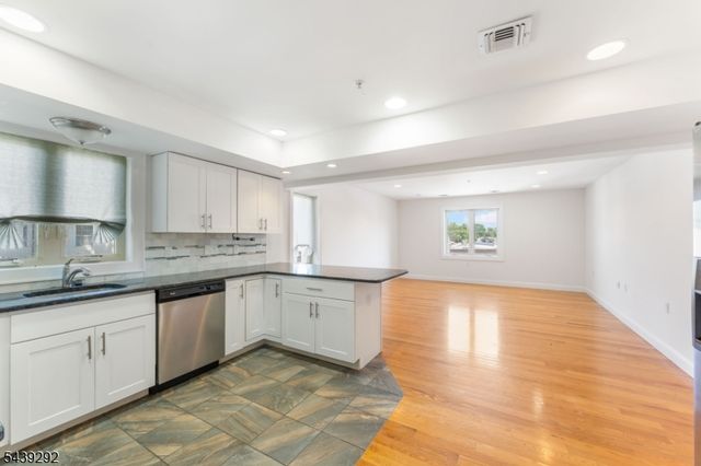 307 E Elizabeth Ave 5, Linden City, NJ 07036