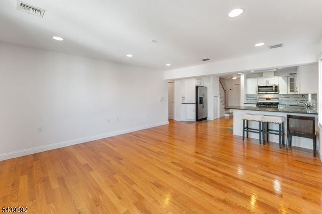 307 E Elizabeth Ave 5, Linden City, NJ 07036
