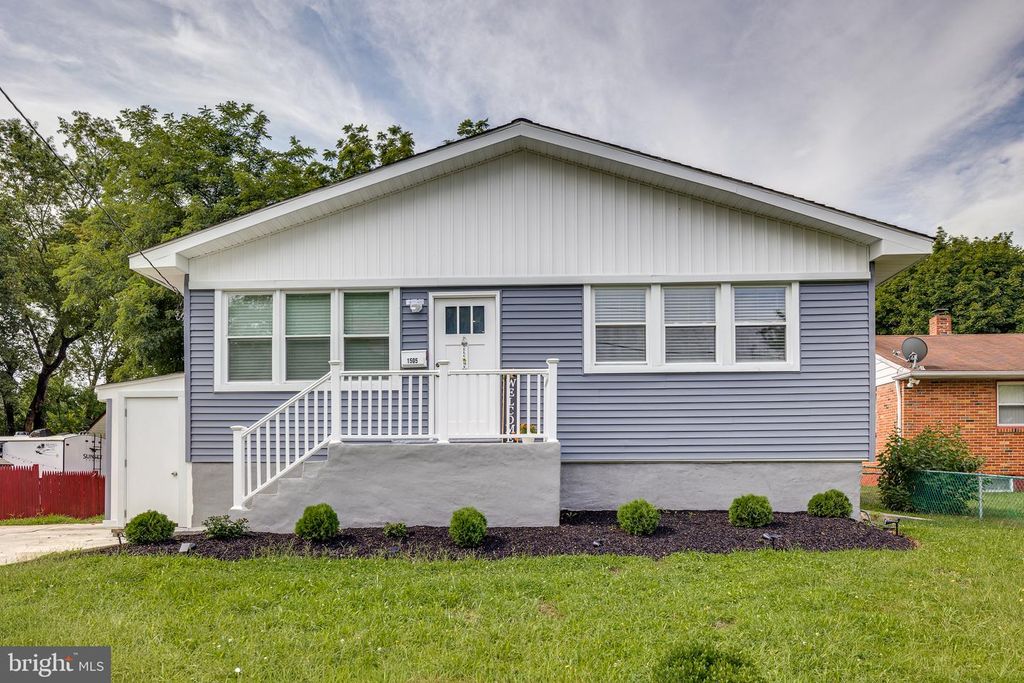 1505 VELDE AVE, PENNSAUKEN, NJ 08110 — exterior