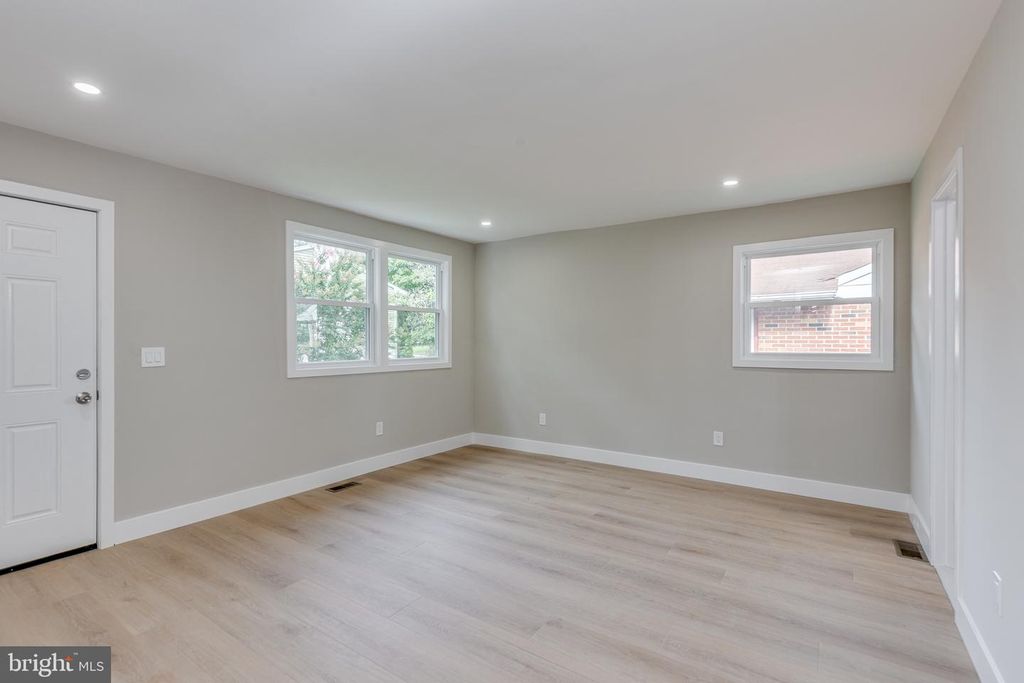 1505 VELDE AVE, PENNSAUKEN, NJ 08110 — photo 4