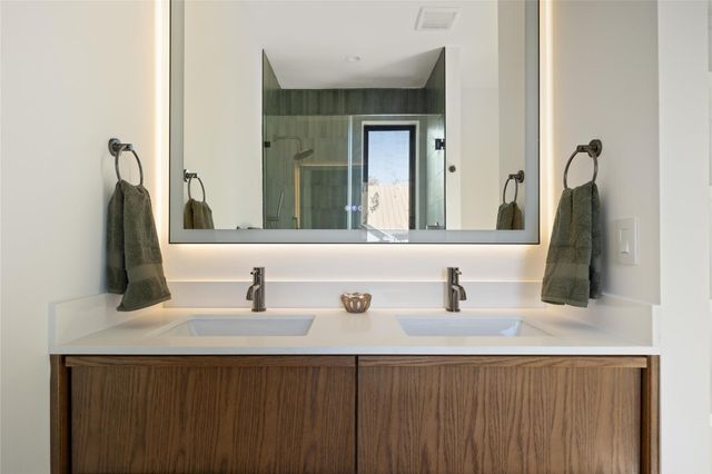 2305 E 21st ST 2, Austin, TX 78722