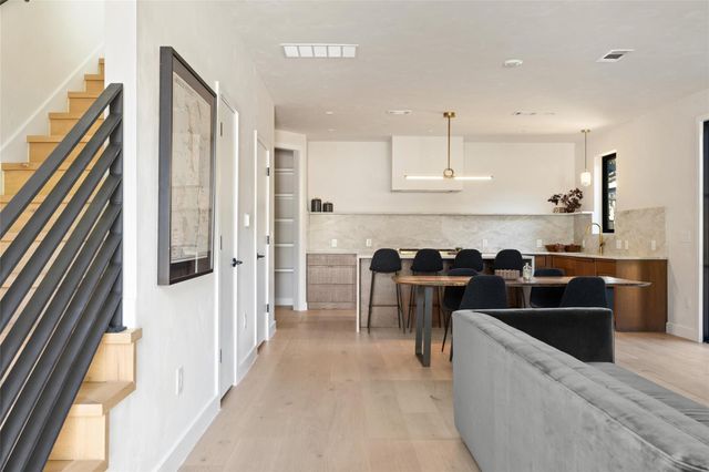 2305 E 21st ST 2, Austin, TX 78722