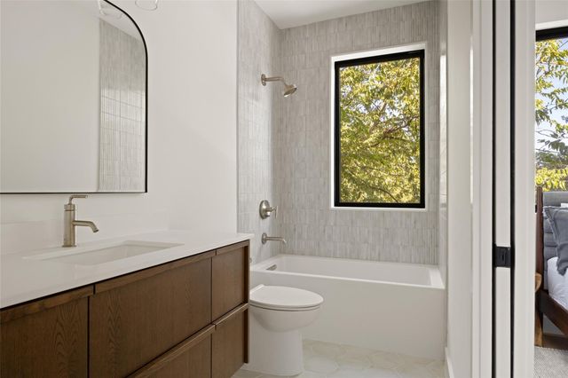 2305 E 21st ST 2, Austin, TX 78722