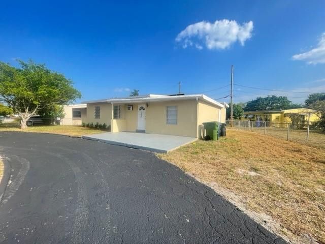 1000 NW 11th Court, Fort Lauderdale, FL 33311