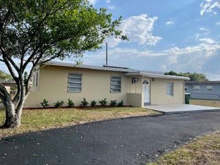 1000 NW 11th Court, Fort Lauderdale, FL 33311