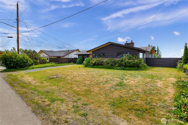 3923 Cliffside Drive, Bellingham, WA 98225