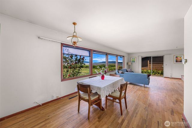 3923 Cliffside Drive, Bellingham, WA 98225