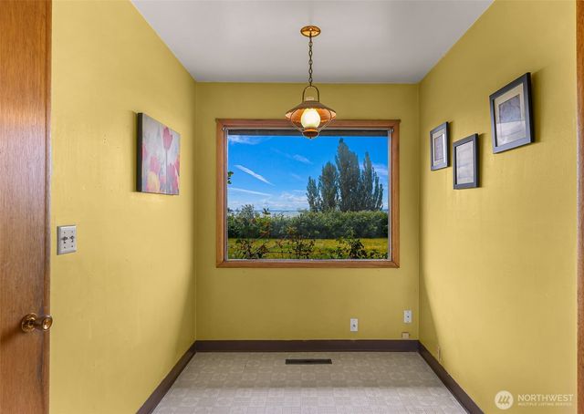 3923 Cliffside Drive, Bellingham, WA 98225