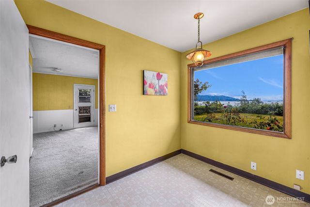 3923 Cliffside Drive, Bellingham, WA 98225
