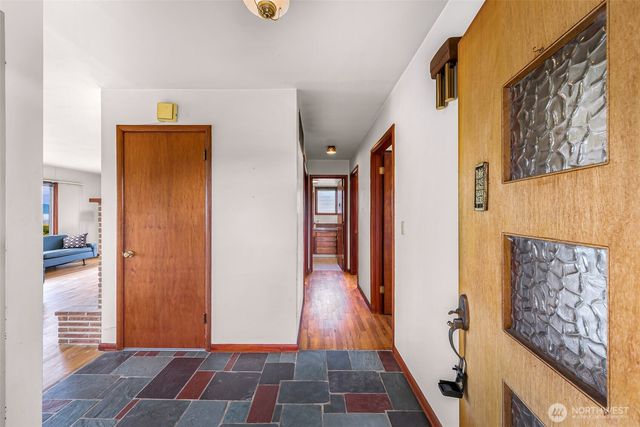 3923 Cliffside Drive, Bellingham, WA 98225