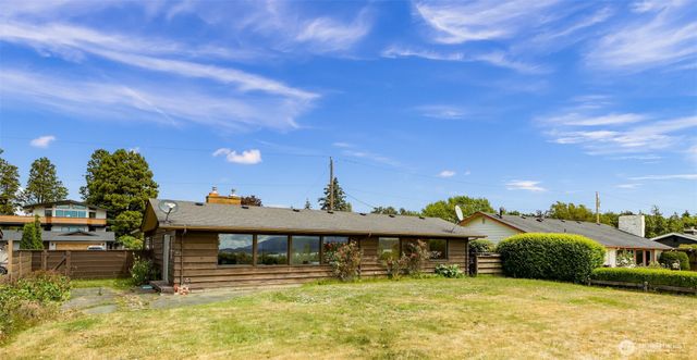 3923 Cliffside Drive, Bellingham, WA 98225
