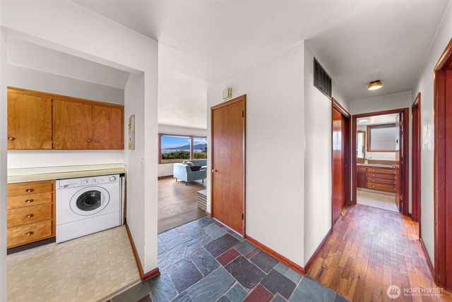 3923 Cliffside Drive, Bellingham, WA 98225