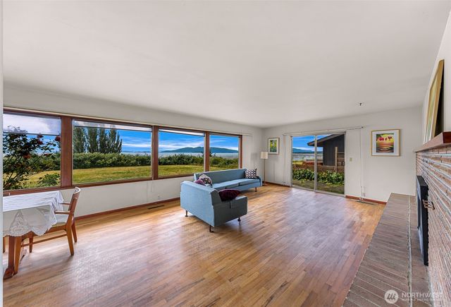 3923 Cliffside Drive, Bellingham, WA 98225