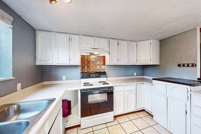 32 Mockingbird Hill Road, Tijeras, NM 87059