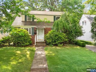 692 John Street, Teaneck, NJ 07666