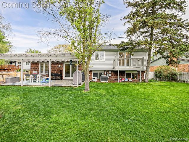 41528 Greenwood Court, Canton, MI 48187