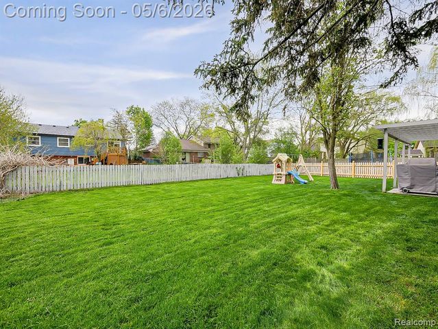41528 Greenwood Court, Canton, MI 48187