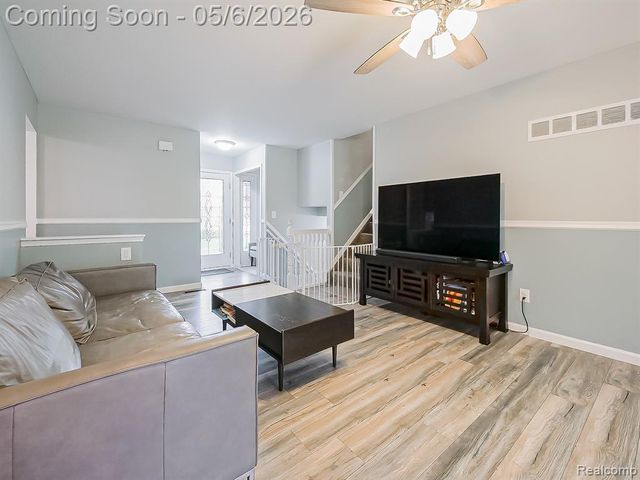 41528 Greenwood Court, Canton, MI 48187