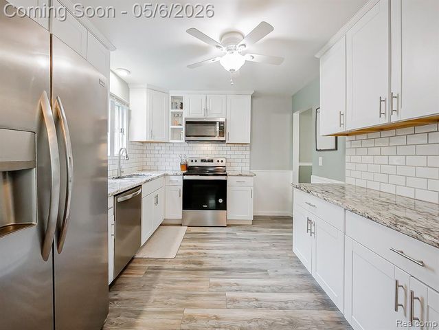 41528 Greenwood Court, Canton, MI 48187