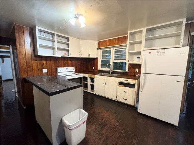 8588 Highway 188, Bayou La Batre, AL 36509