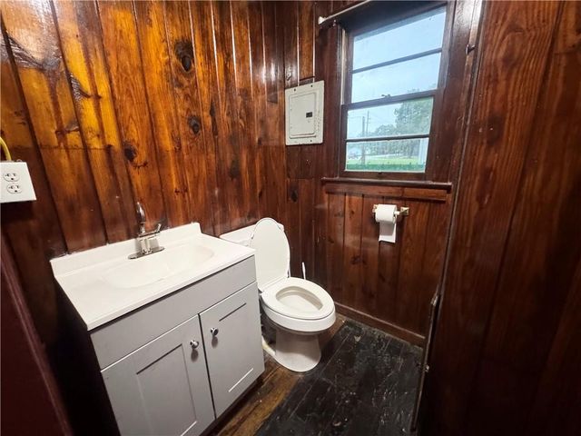 8588 Highway 188, Bayou La Batre, AL 36509