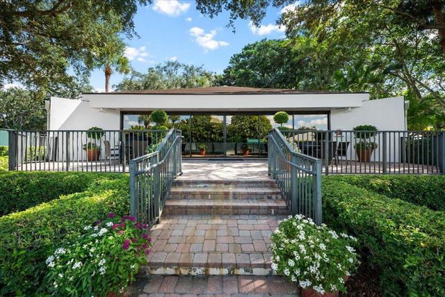 9953 SE Mahogany Way, Jupiter, FL 33469