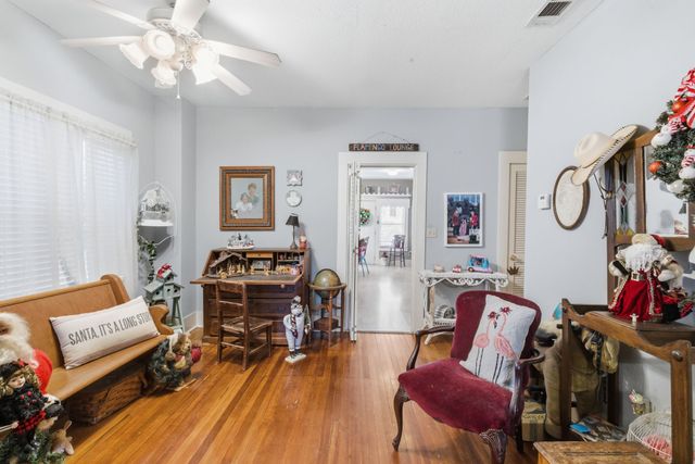 203 E Oak Street, Weatherford, TX 76086