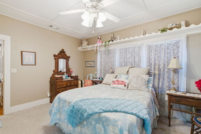 203 E Oak Street, Weatherford, TX 76086