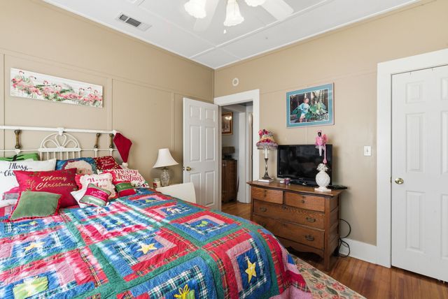 203 E Oak Street, Weatherford, TX 76086