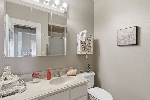 203 E Oak Street, Weatherford, TX 76086