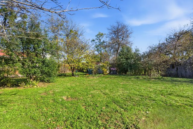 203 E Oak Street, Weatherford, TX 76086