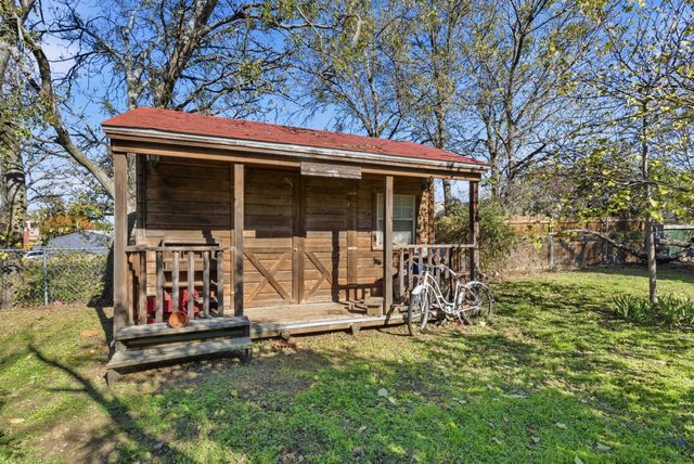 203 E Oak Street, Weatherford, TX 76086