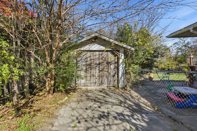 203 E Oak Street, Weatherford, TX 76086