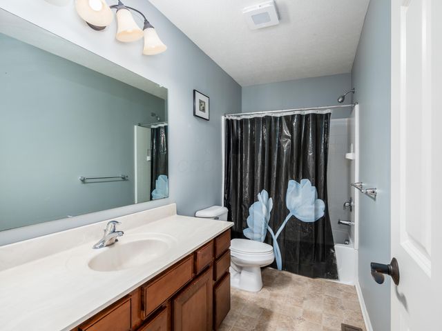 8254 Tricia Price Drive, Powell, OH 43065