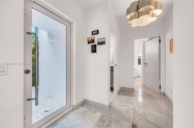 4321 Nautilus Dr, Miami Beach, FL 33140