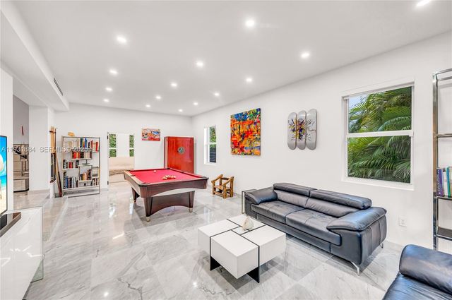 4321 Nautilus Dr, Miami Beach, FL 33140