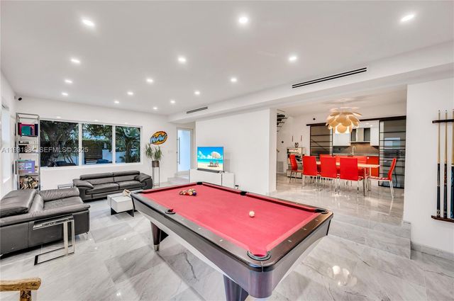 4321 Nautilus Dr, Miami Beach, FL 33140