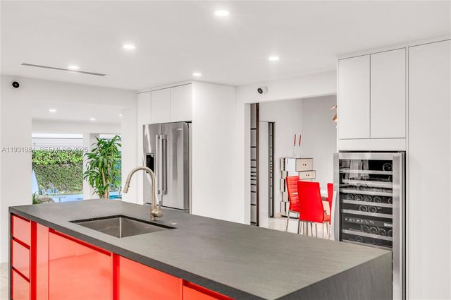 4321 Nautilus Dr, Miami Beach, FL 33140