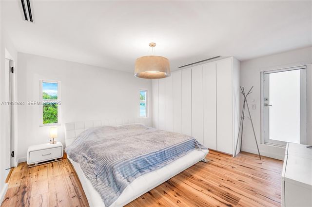 4321 Nautilus Dr, Miami Beach, FL 33140