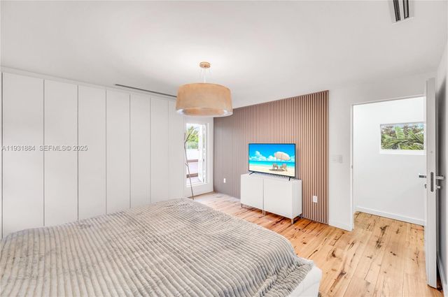 4321 Nautilus Dr, Miami Beach, FL 33140