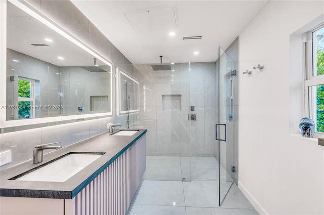 4321 Nautilus Dr, Miami Beach, FL 33140