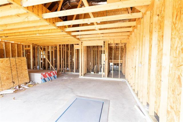 11009 NW 90th Street, Yukon, OK 73099
