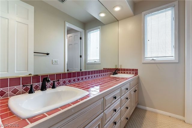 8240 Horseshoe Bend Lane, Las Vegas, NV 89113