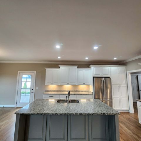 639 Blue Water Dr, Cookeville, TN 38506