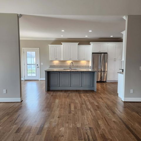 639 Blue Water Dr, Cookeville, TN 38506