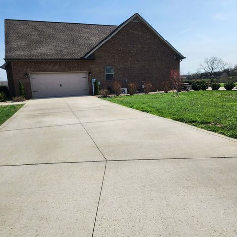 639 Blue Water Dr, Cookeville, TN 38506