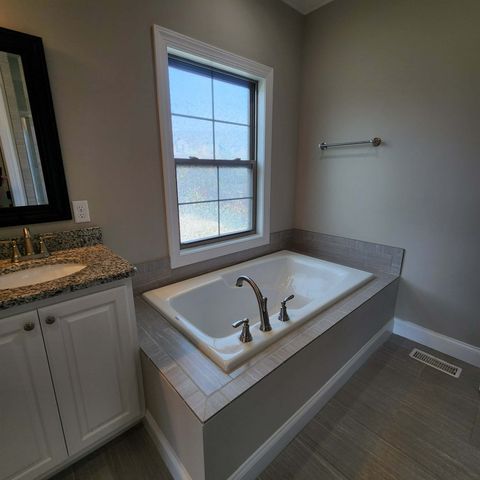 639 Blue Water Dr, Cookeville, TN 38506