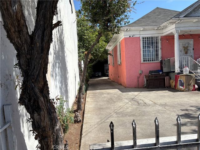 115 E 36th, Los Angeles, CA 90011