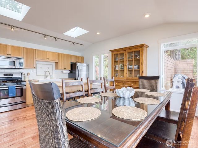 1700 Madrona Way, Coupeville, WA 98239