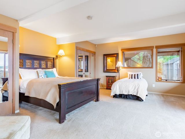 1700 Madrona Way, Coupeville, WA 98239